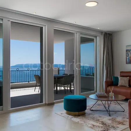 Apartmán Smaragd - Opal - Luxury With Shared Pool And Private Hot Tub *
