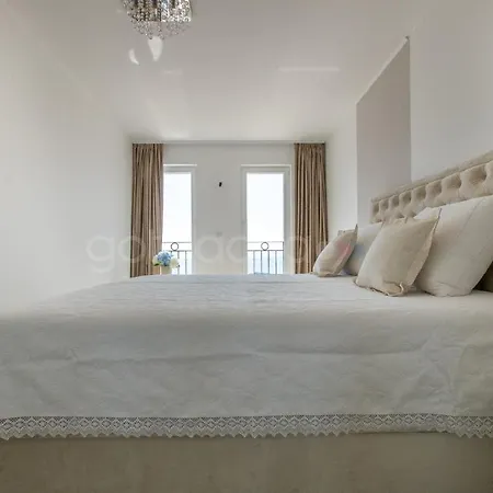 Smaragd - Opal - Luxury With Shared Pool And Private Hot Tub * Makarská