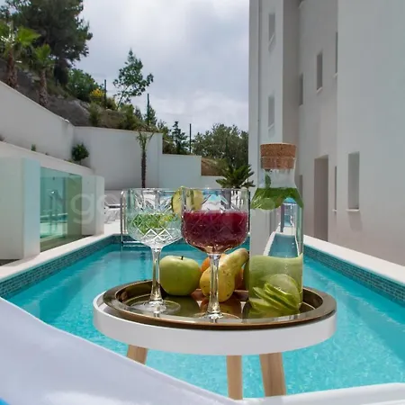 Smaragd - Opal - Luxury With Shared Pool And Private Hot Tub Apartman Makarska