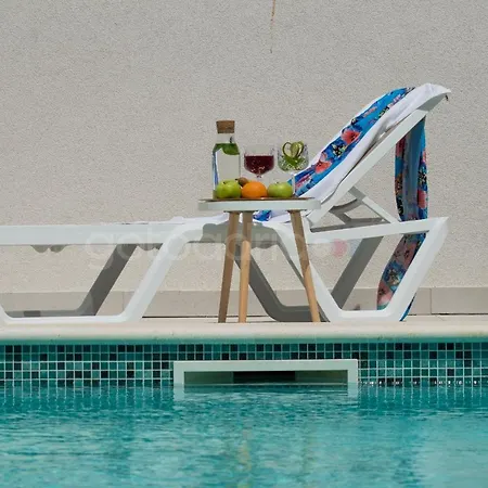 Smaragd - Opal - Luxury With Shared Pool And Private Hot Tub Apartmán
