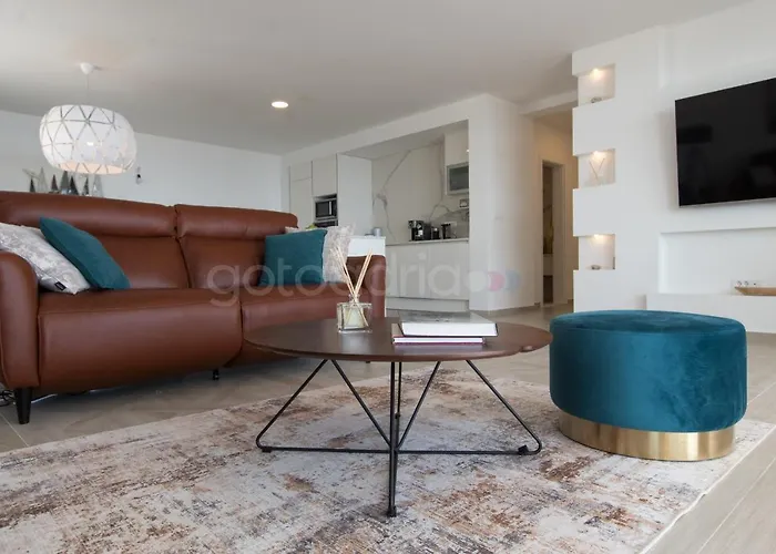 Smaragd - Opal - Luxury With Shared Pool And Private Hot Tub Apartament *