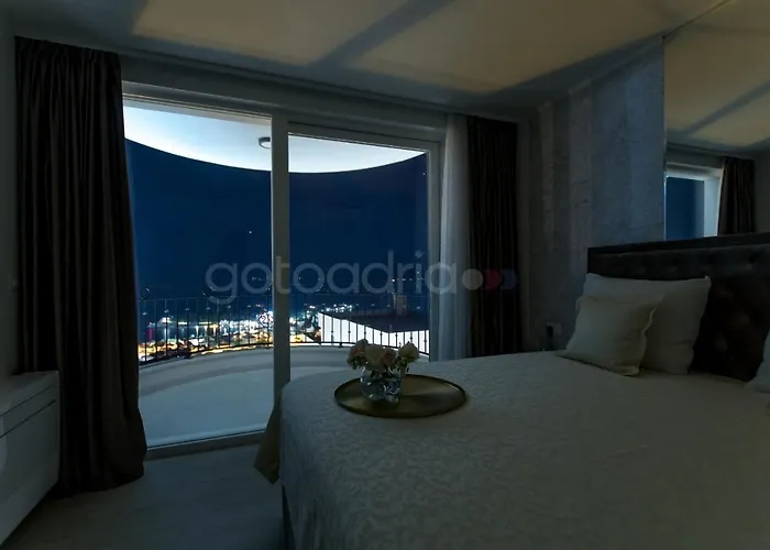 Smaragd - Opal - Luxury With Shared Pool And Private Hot Tub Apartament *