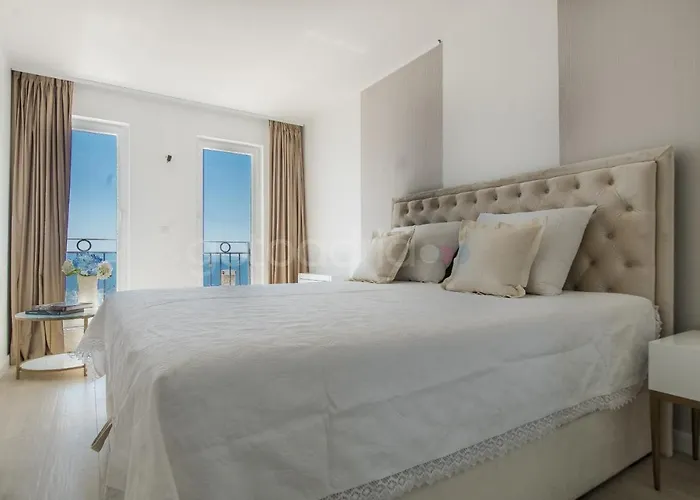 Smaragd - Opal - Luxury With Shared Pool And Private Hot Tub Apartament *