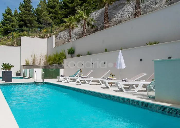 Smaragd - Opal - Luxury With Shared Pool And Private Hot Tub Apartament *
