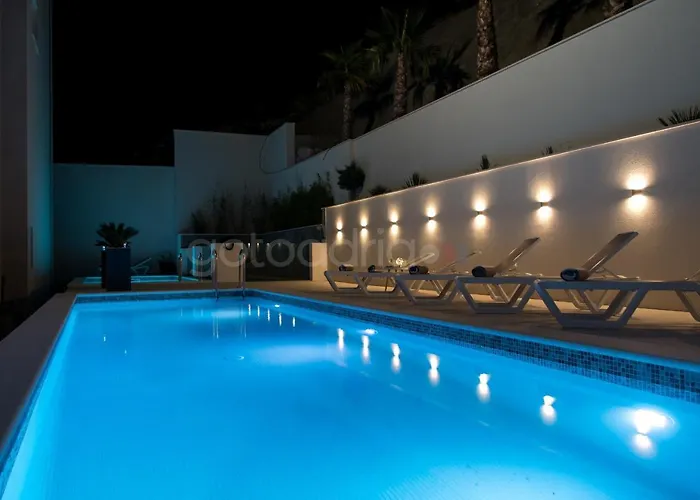 Smaragd - Opal - Luxury With Shared Pool And Private Hot Tub * Makarska