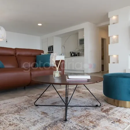 Smaragd - Opal - Luxury With Shared Pool And Private Hot Tub Διαμέρισμα *