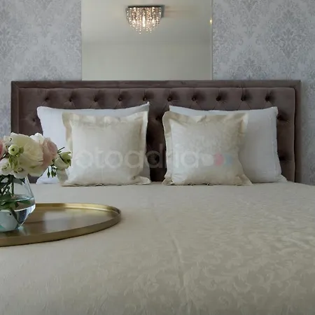 Smaragd - Opal - Luxury With Shared Pool And Private Hot Tub * Μακάρσκα