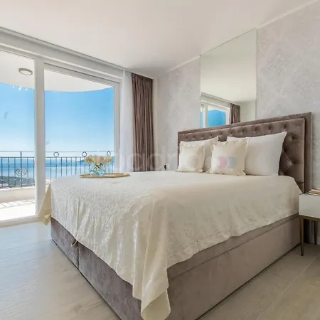 Διαμέρισμα Smaragd - Opal - Luxury With Shared Pool And Private Hot Tub Μακάρσκα