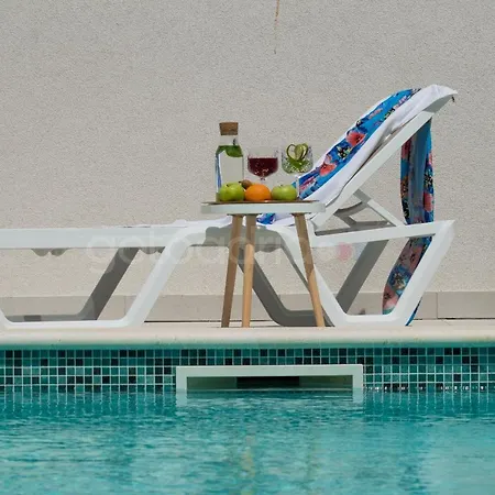 Smaragd - Opal - Luxury With Shared Pool And Private Hot Tub Διαμέρισμα