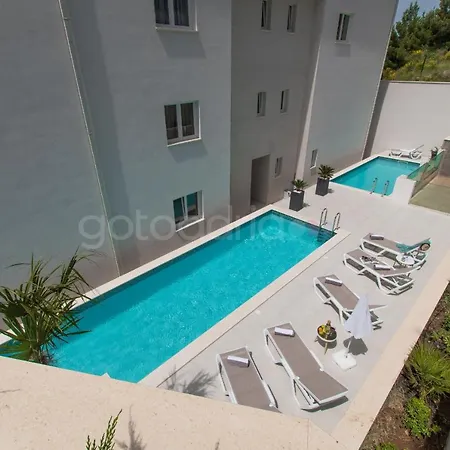 Smaragd - Opal - Luxury With Shared Pool And Private Hot Tub Διαμέρισμα